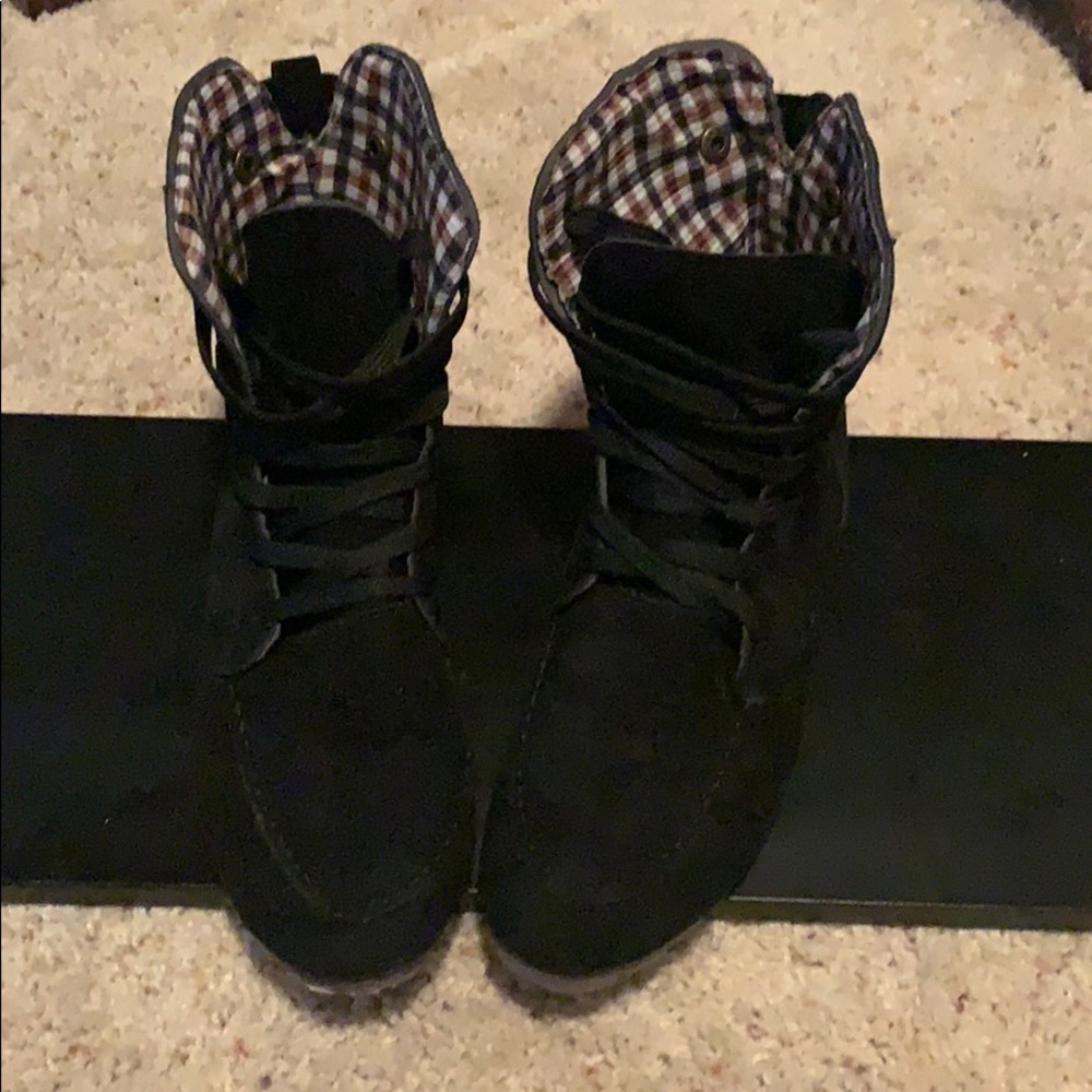 Black ankle bootie